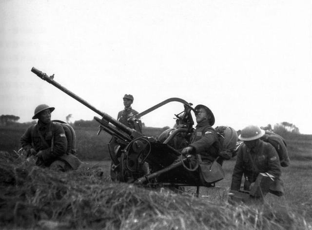 大快人心！几个炮兵闲来无事，随便放一炮，竟