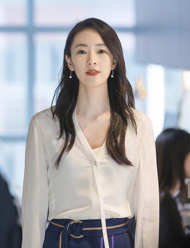 《三十而已》热播，除了被顾佳的双商折服，更种草了漂亮衣服