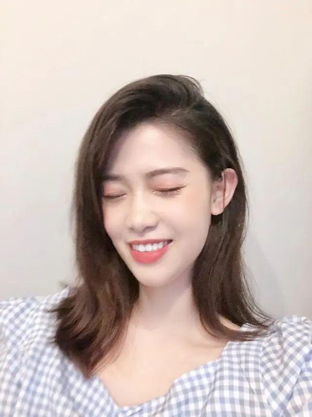 自拍九宫格姿势pose！拼图自拍更加分更可爱