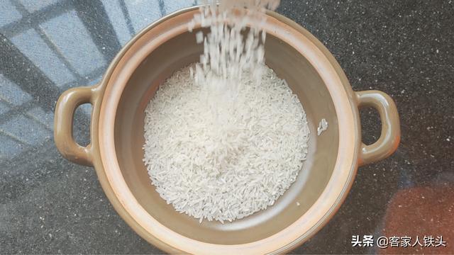 食欲不佳？米饭可以这样做，1个砂锅1杯米，饭香营养好吃到不想停