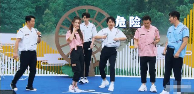 叫杨颖不尊重，叫baby姐普通，快来学学郭麒麟叫法，亲密的刚好