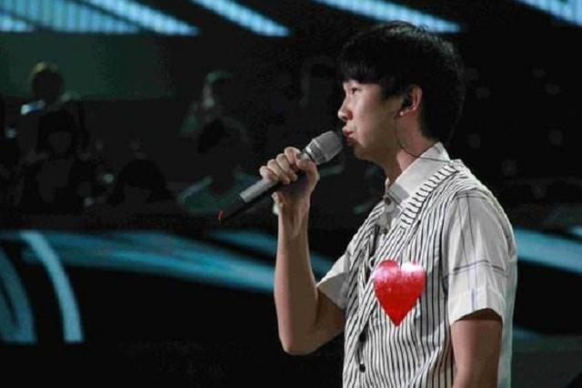 白举纲演绎《蠢梦》落选遭质疑，网友：好孩子就不能玩儿摇滚？