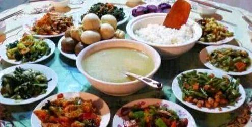 德云社为啥有那么多胖子？看到的员工餐后，终