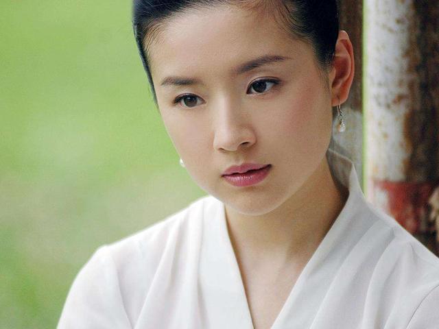 与潘粤明结婚4年的董洁，为何会看上长相“丑”的王大治？