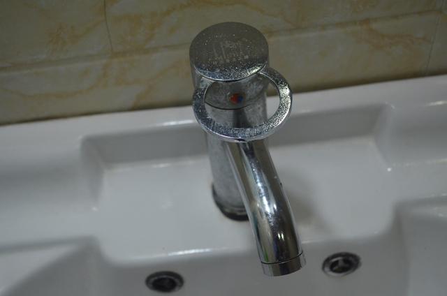 洗衣粉和食盐混合在一起，用途真厉害，一年能省不少钱，涨知识了