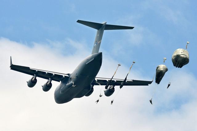 防护不堪一击，中国为何还大力发展空降战车？