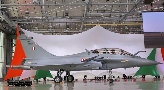 首批阵风战机将飞抵，单价超2亿美元，印度空军