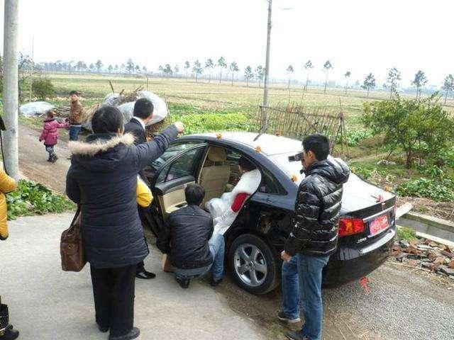 70后農(nóng)民工“快撐不住”了！錢越賺越多，但壓力卻一天比一天更大
