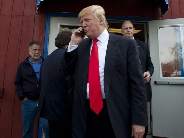 “喂？特朗普在吗？”言语不通照样聊，总统们如何煲“电话粥”？