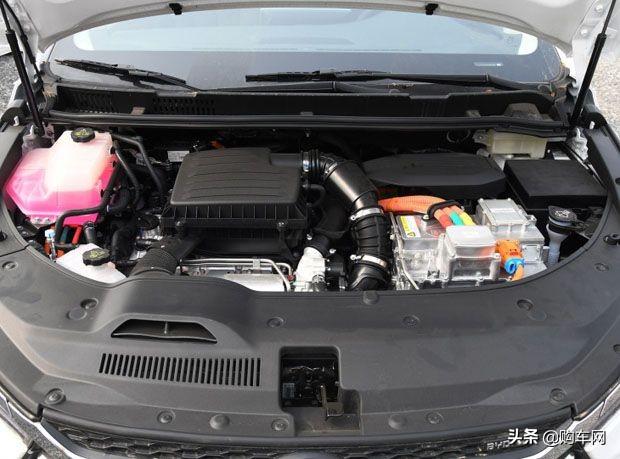 比亚迪“奶爸车”来了！重达1.9吨，油耗仅5.1L，还是2+2+2座椅