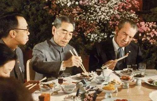 李嘉诚：喝酒是个技术活！喝酒看人品