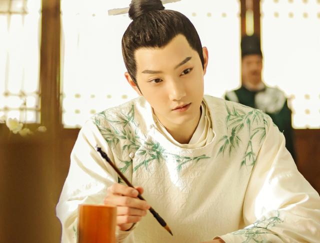 芒果台又一古装剧偶像剧将播，男女主颜值太高，看海报就姨母笑了