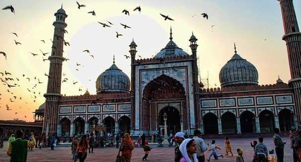 这个国家出现58万个烂尾楼盘，印度楼市要崩盘了