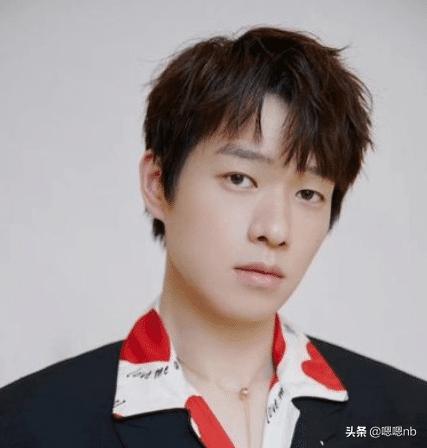 同是明星发红包，看到戚薇和谢娜的方式，“真