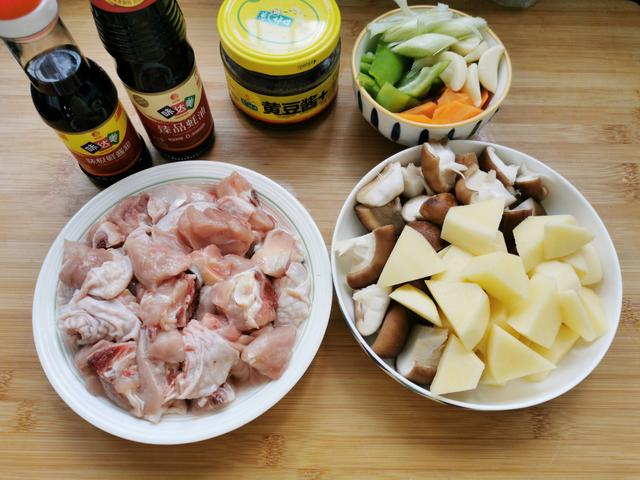 家庭版黄焖鸡，告诉你酱料比例，在家也能做出饭店的味道