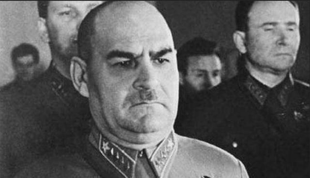 被斯大林斥之为无能的库利克，在苏德战争初期