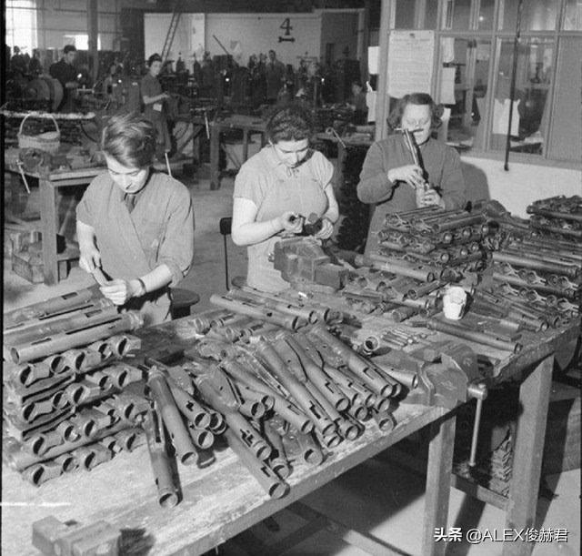 一分钱难倒英雄汉：二战欧洲战场最贵轻武器，不是德军MG42