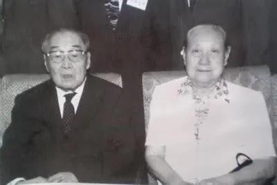 蒋介石逃亡台湾时，带走的这两个人很少有人知道。