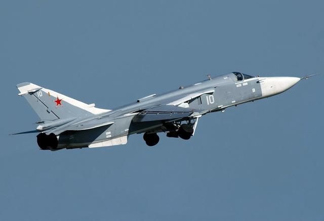 苏24战机堪称经典，搭载庞大炸弹量，已服役超千