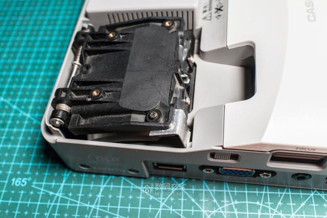 卡西欧CASIO激光+LED短焦投影仪UP50WN拆解，维修偏