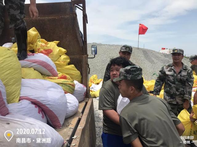 心系汛情 暖心奉献——江西嘉佳和装配式建筑有限公司董事长胡瀚