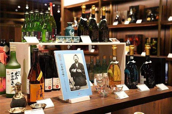 “夹缝中”开设高端卖场，老牌顺电想要打动50多岁的有钱男人