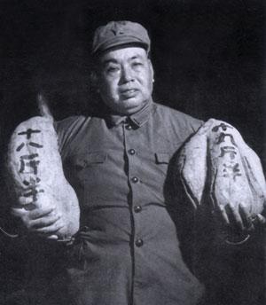 此人是唯一一个在长征时被抬着走的普通士兵，