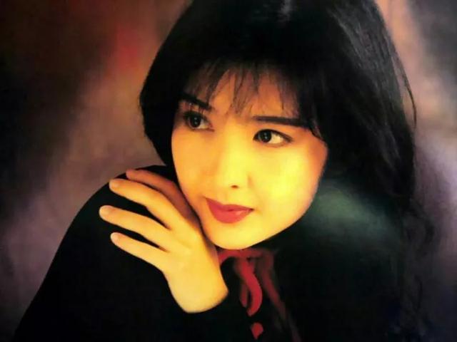 娱乐圈里曾被誉为“梦中情人”的十二位女星，