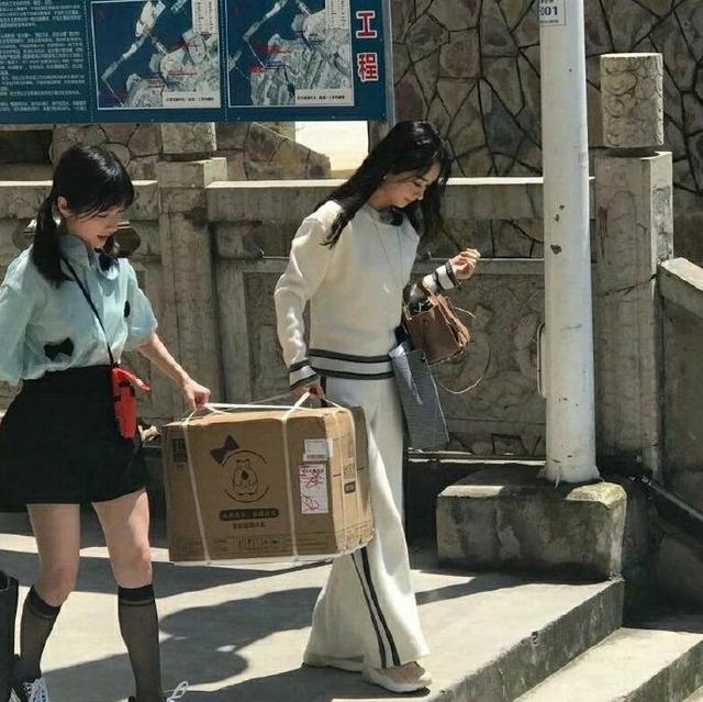 #还是#赵丽颖生图 还是网友心目中有一个“少女人设”的概念