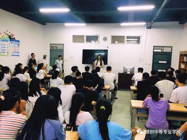 「邯郸晚报」 毕业季，领创毕业生为跨境电商做数据