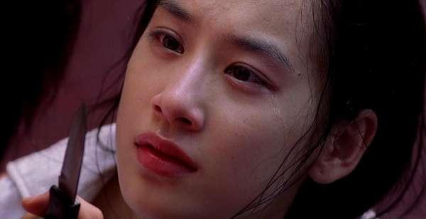 拍功夫时，洪金宝被蚊子咬伤，回去看一周医生，星爷说你不用来了