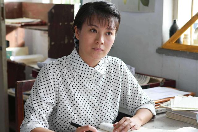 与原配结婚24年的李幼斌，为何宁愿净身出户，也要娶三婚的史兰芽