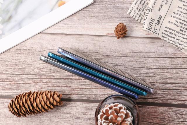 荣耀遭“群嘲”，论续航和充电都不及Redmi和iQOO出色