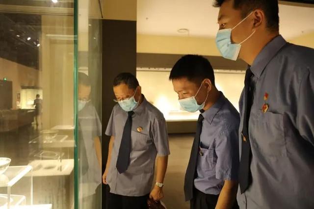 镜湖区检察院组织开展“走进芜湖博物馆、以史为镜悟初心”党史教育日