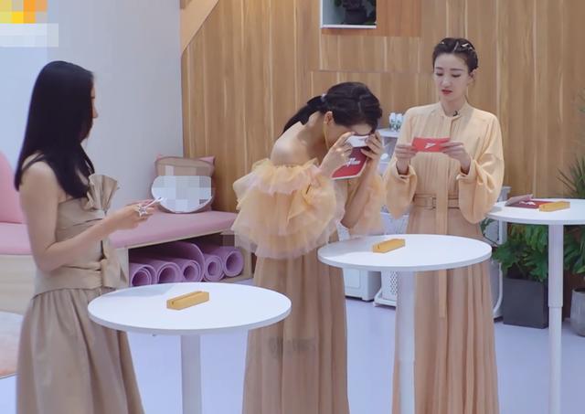 《姐姐》伊能静被吐槽镜头多，爱说教，输不起