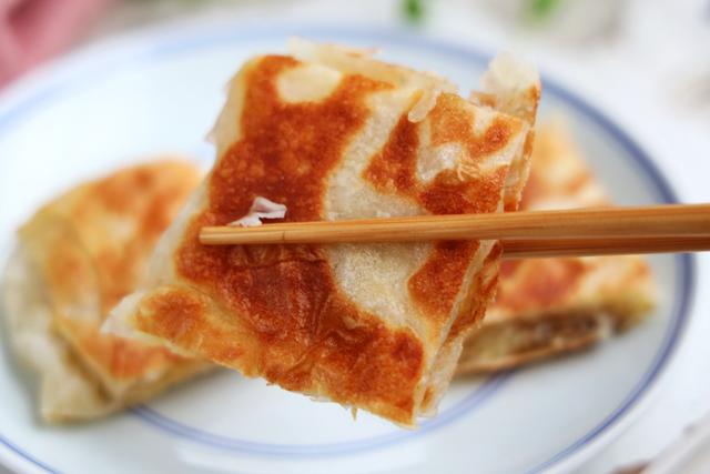 1碗面粉6個香蕉，這樣做太美味了，孩子咬一口就停不下來，好過癮