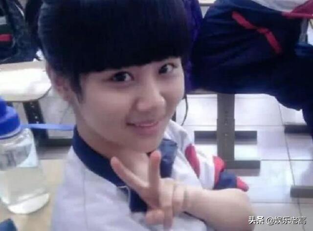 鞠婧祎、程潇的初中照，杨超越初中照，看到迪