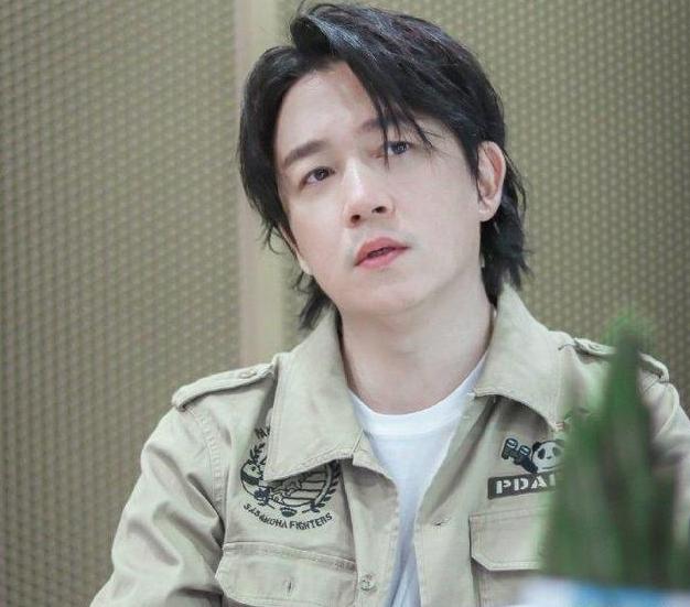 被戴绿帽，遭妻子泼脏水，憋屈8年终逆袭，儿子却成潘粤明心中痛