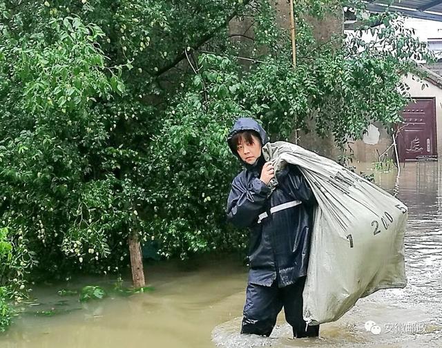 各地邮政全力开展抗洪救灾