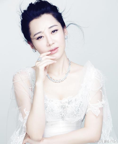 51岁的许晴：情史如此丰富，为何至今仍单身？网友表示：不敢娶