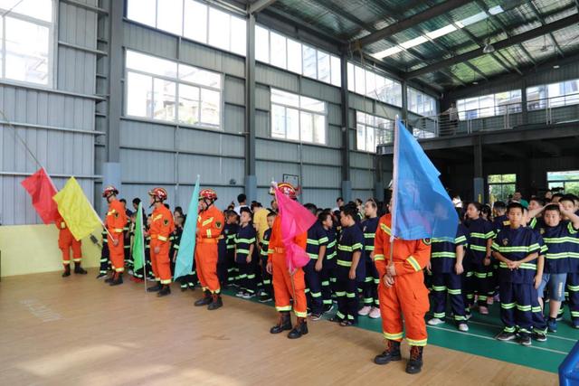 桂林市永福消防大队举办大型消防安全教育亲子拓展活动