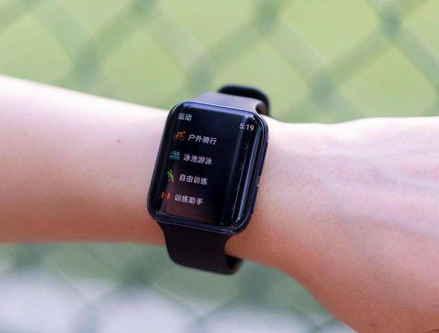 如何用系统升级提升智能手表体验？苹果与OPPO做