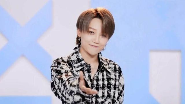 出道仅一个月，赵小棠实现弯道超车，手头资源