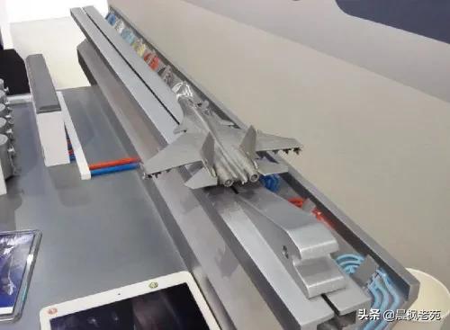 ���㣺076��������ÿ���ʵ�ܹǸ�