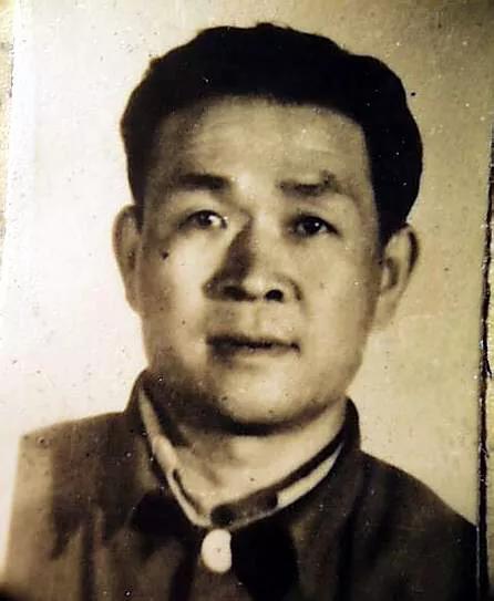 重庆|渝中警讯丨15张无码照曝光！重庆警方公开悬赏通缉命案在逃人员！