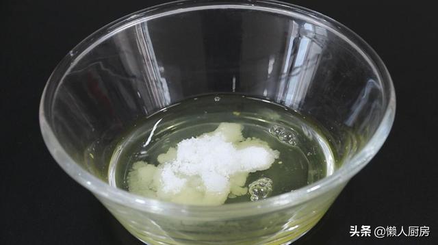 3个鸡蛋，一碗面粉，这个小吃比蛋糕的做法简单，老人小孩都爱吃