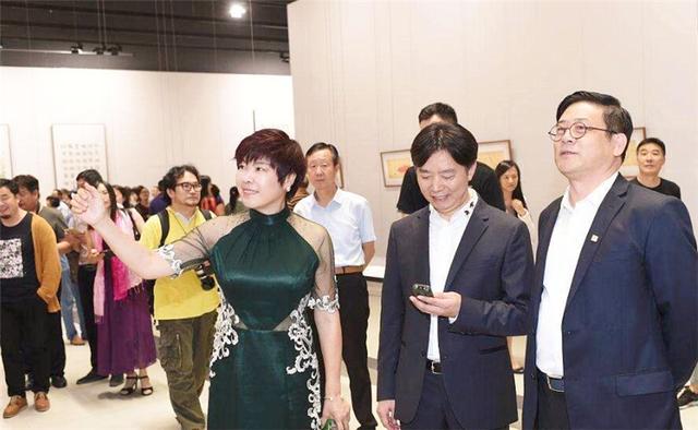 国学大师于丹为何会跌落“神坛”？与童年教育