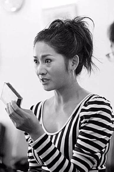 一年内服侍过30多位导演的她，结果还是被封杀了