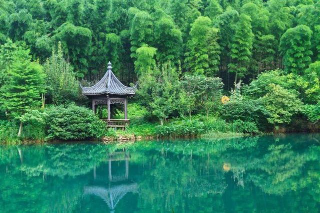 2天嗨够6种玩法，泡温泉、看萤火虫、坐小火车，