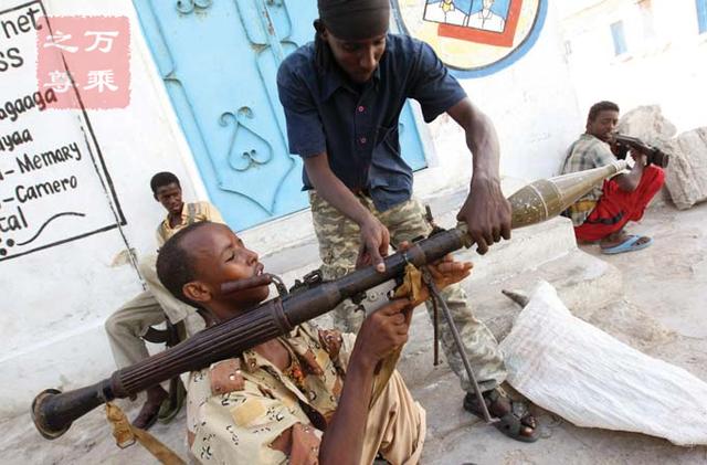 RPG-7火箭筒是怎么由反坦克武器演变成反直升机利